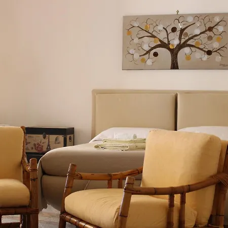 La Maison Doree 펜션 지아르디니낙소스