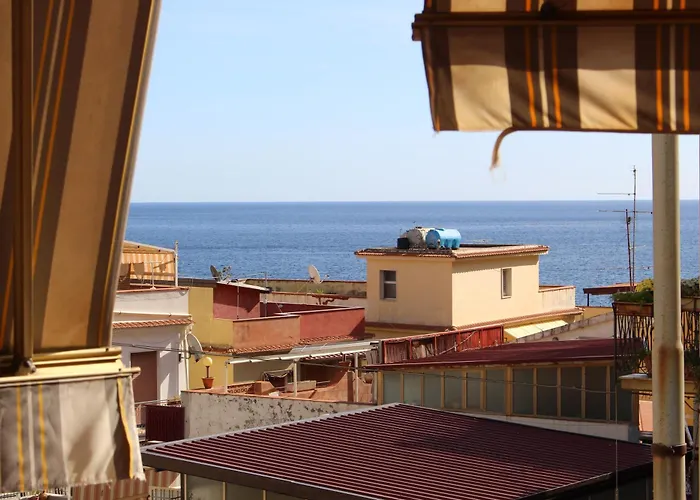 La Maison Doree Giardini Naxos