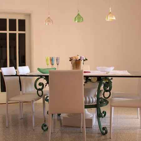 Сasa de vacaciones La Maison Dorée