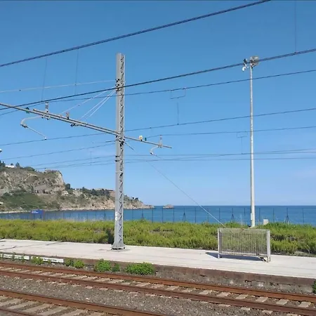 Сasa de vacaciones La Maison Dorée Giardini-Naxos